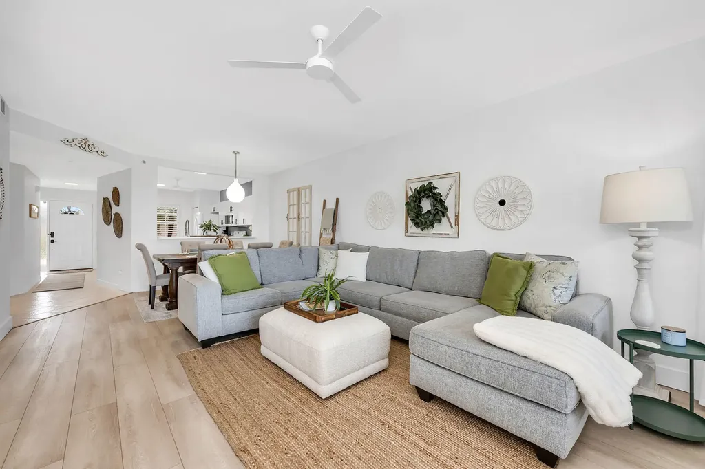 9087 Michael Circle Naples FL 34113