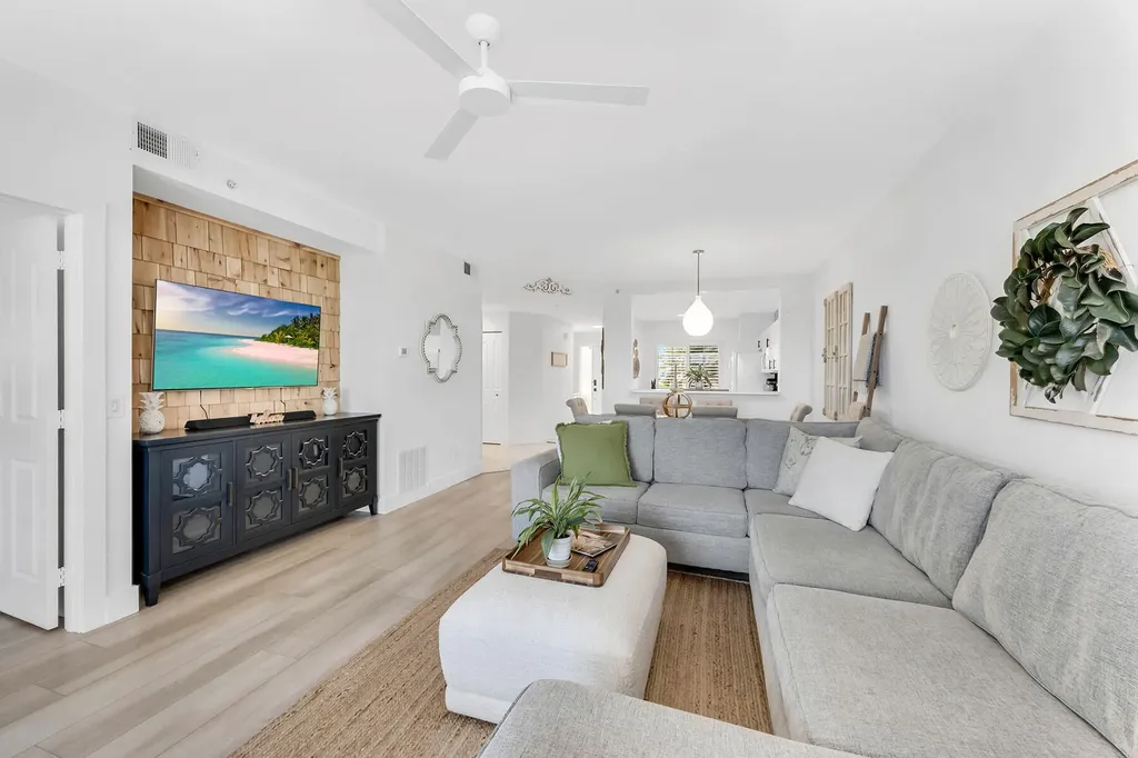 9087 Michael Circle Naples FL 34113