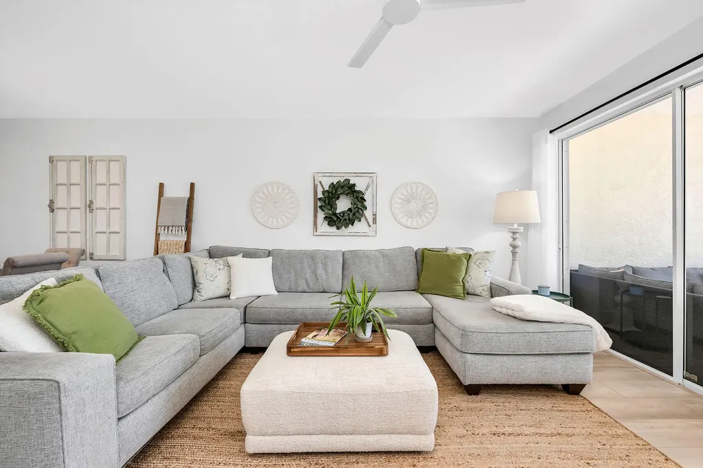 9087 Michael Circle Naples FL 34113