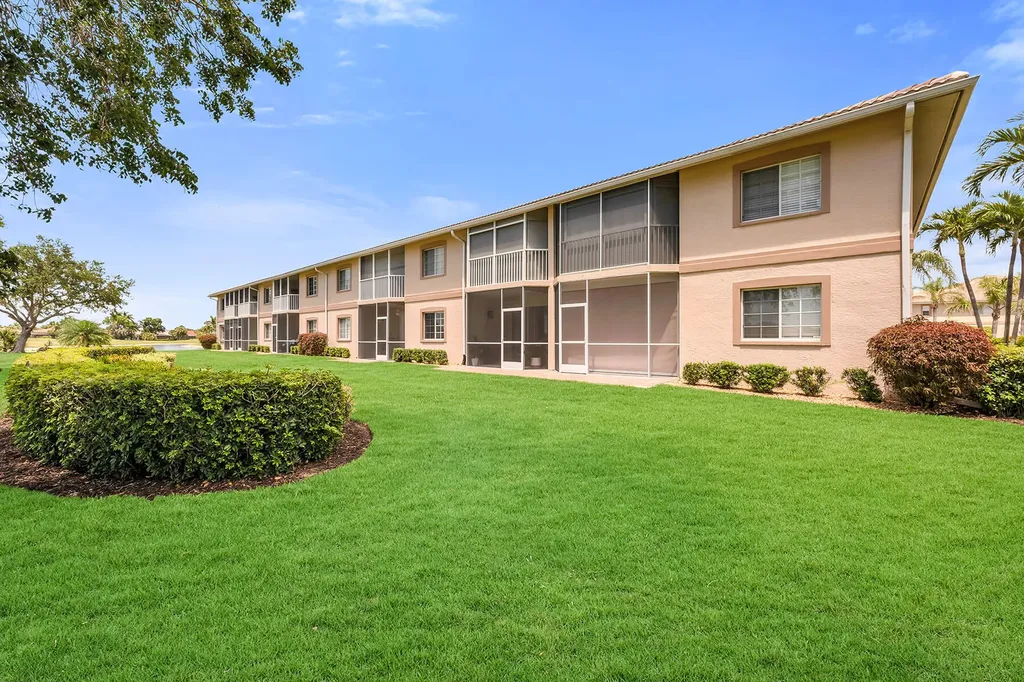 9087 Michael Circle Naples FL 34113