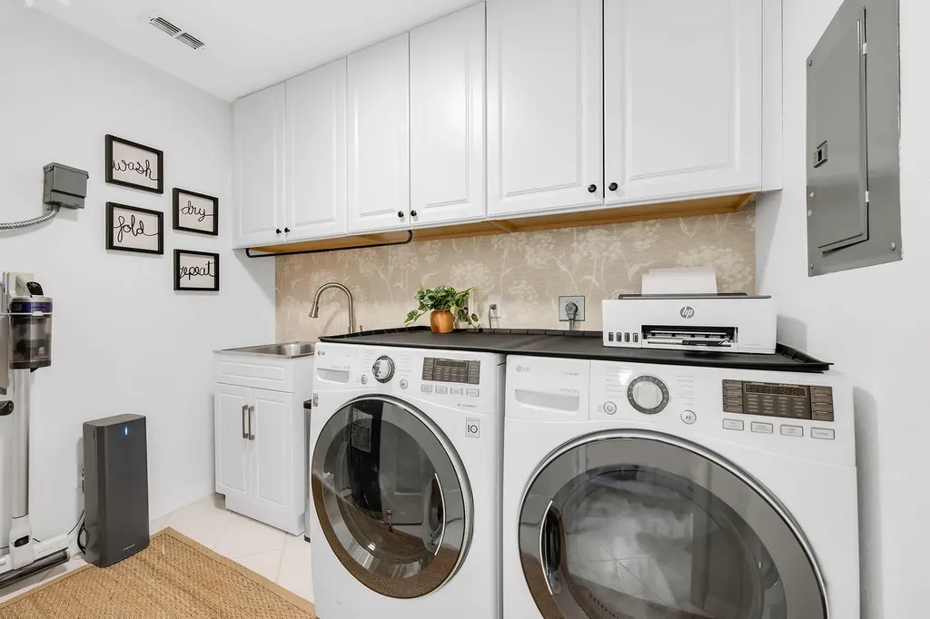 9087 Michael Circle Naples FL 34113