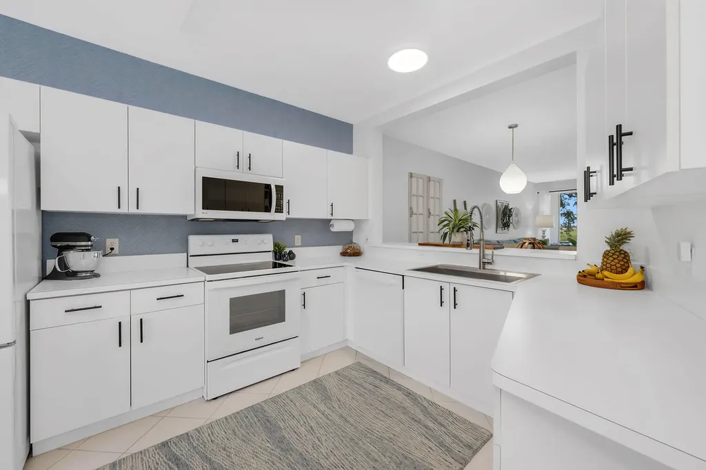 9087 Michael Circle Naples FL 34113