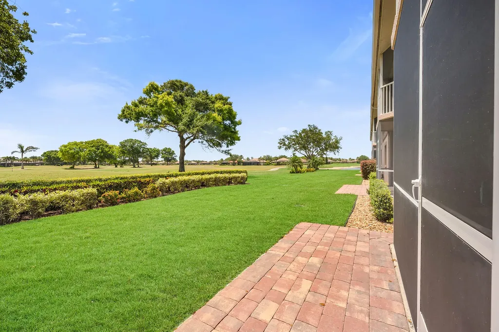 9087 Michael Circle Naples FL 34113