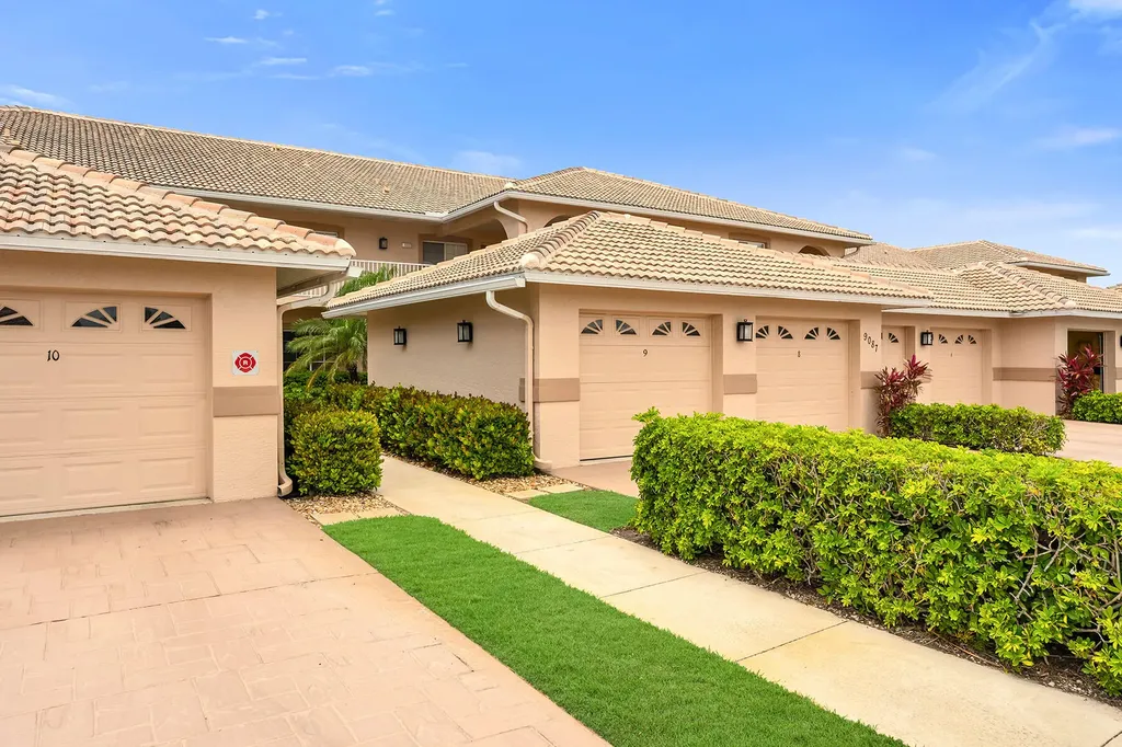 9087 Michael Circle Naples FL 34113