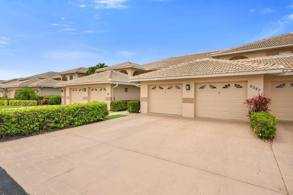 9087 Michael Circle Naples FL 34113