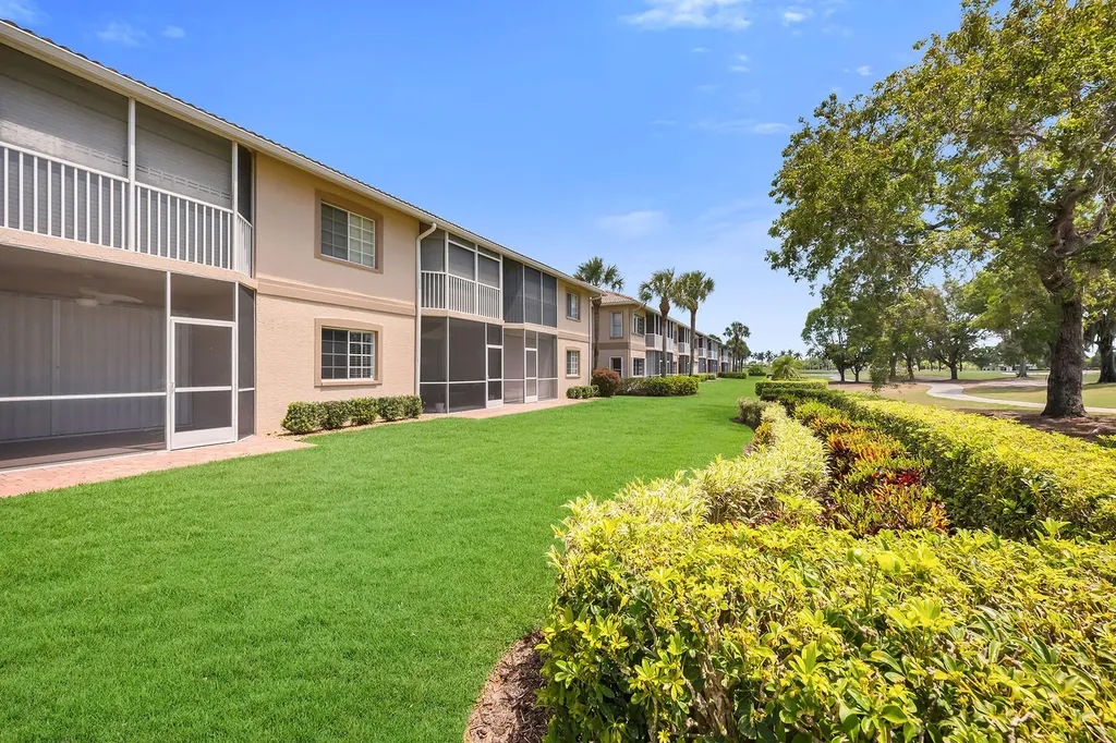 9087 Michael Circle Naples FL 34113