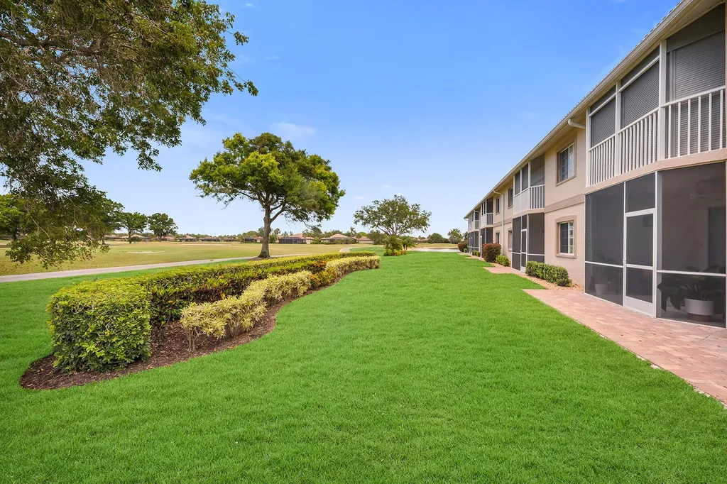 9087 Michael Circle Naples FL 34113