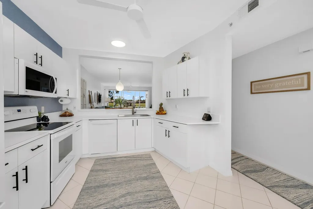 9087 Michael Circle Naples FL 34113