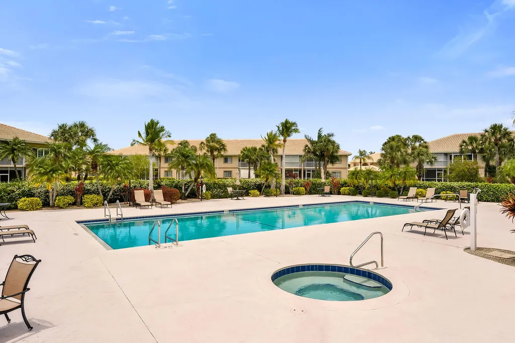 9087 Michael Circle Naples FL 34113