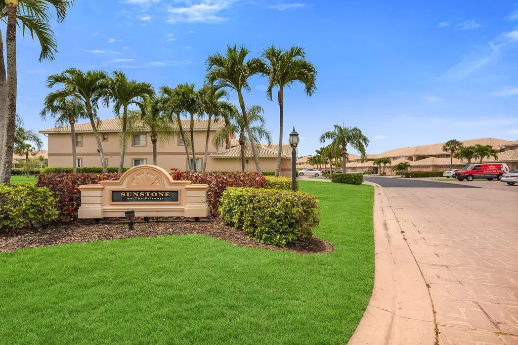 9087 Michael Circle Naples FL 34113