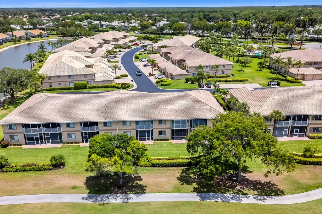 9087 Michael Circle Naples FL 34113