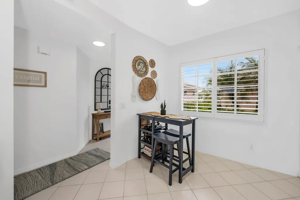 9087 Michael Circle Naples FL 34113