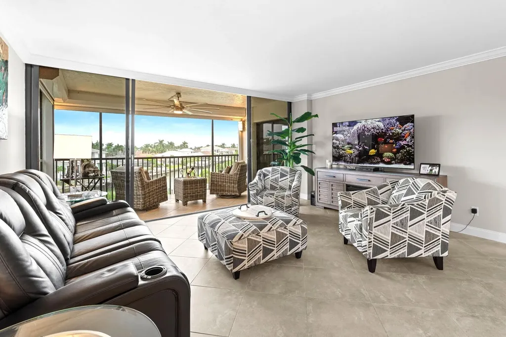 880 Huron Marco Island FL 34145