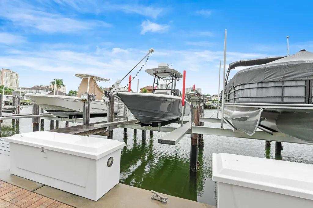 880 Huron Marco Island FL 34145