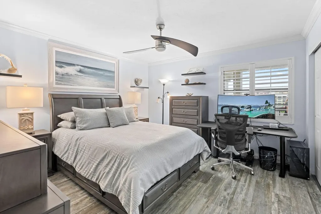 880 Huron Marco Island FL 34145