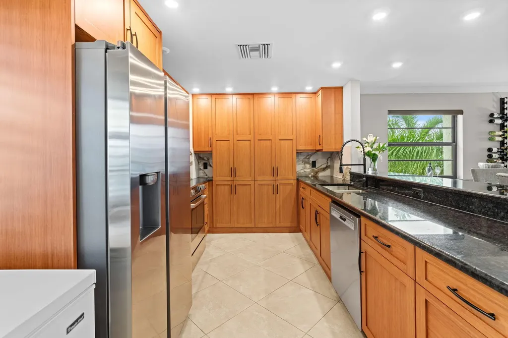 880 Huron Marco Island FL 34145