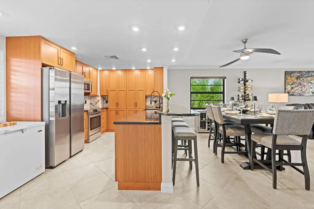 880 Huron Marco Island FL 34145