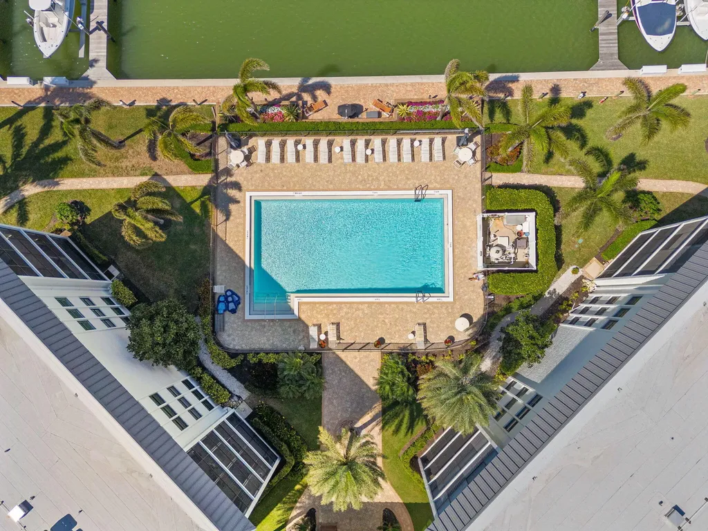 880 Huron Marco Island FL 34145