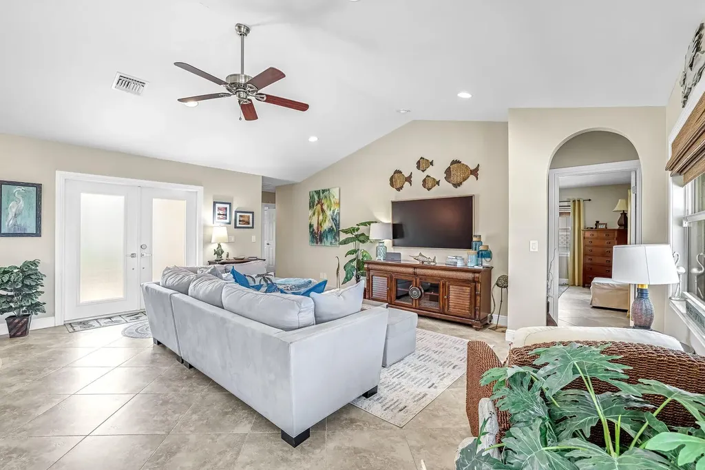 815 Rose Court Marco Island FL 34145