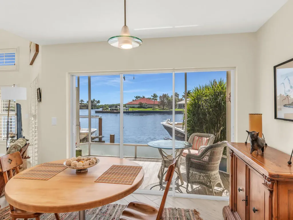 158 Eveningstar Cay Naples FL 34114