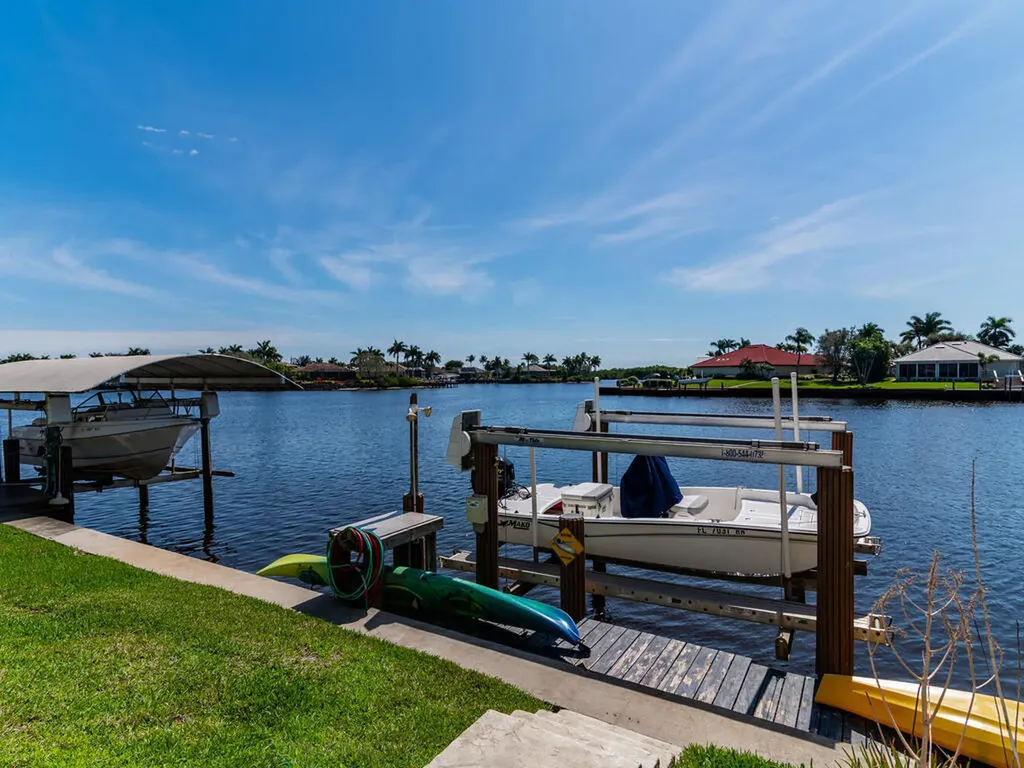 158 Eveningstar Cay Naples FL 34114