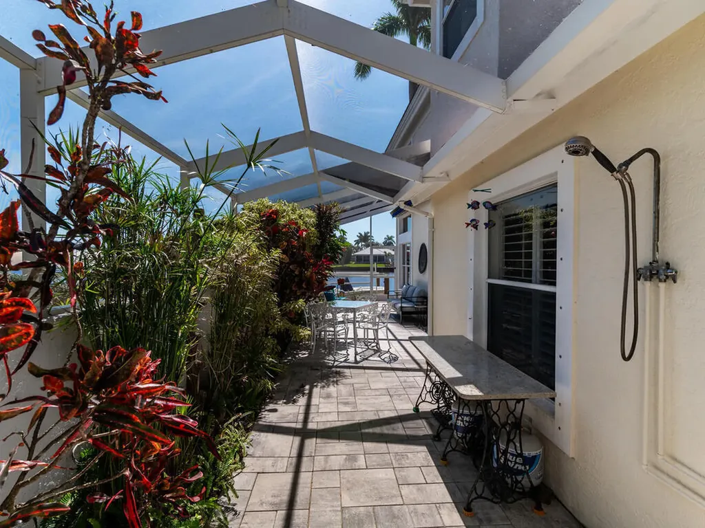 158 Eveningstar Cay Naples FL 34114