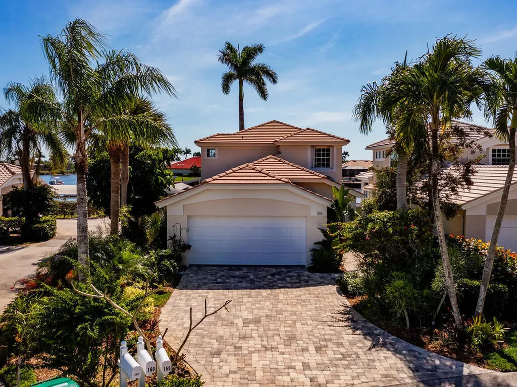 158 Eveningstar Cay Naples FL 34114