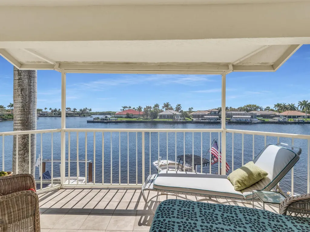 158 Eveningstar Cay Naples FL 34114