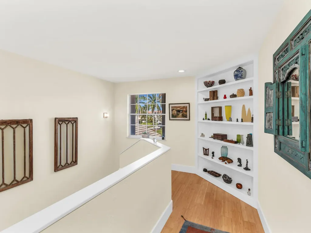 158 Eveningstar Cay Naples FL 34114