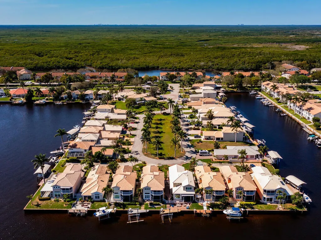 158 Eveningstar Cay Naples FL 34114