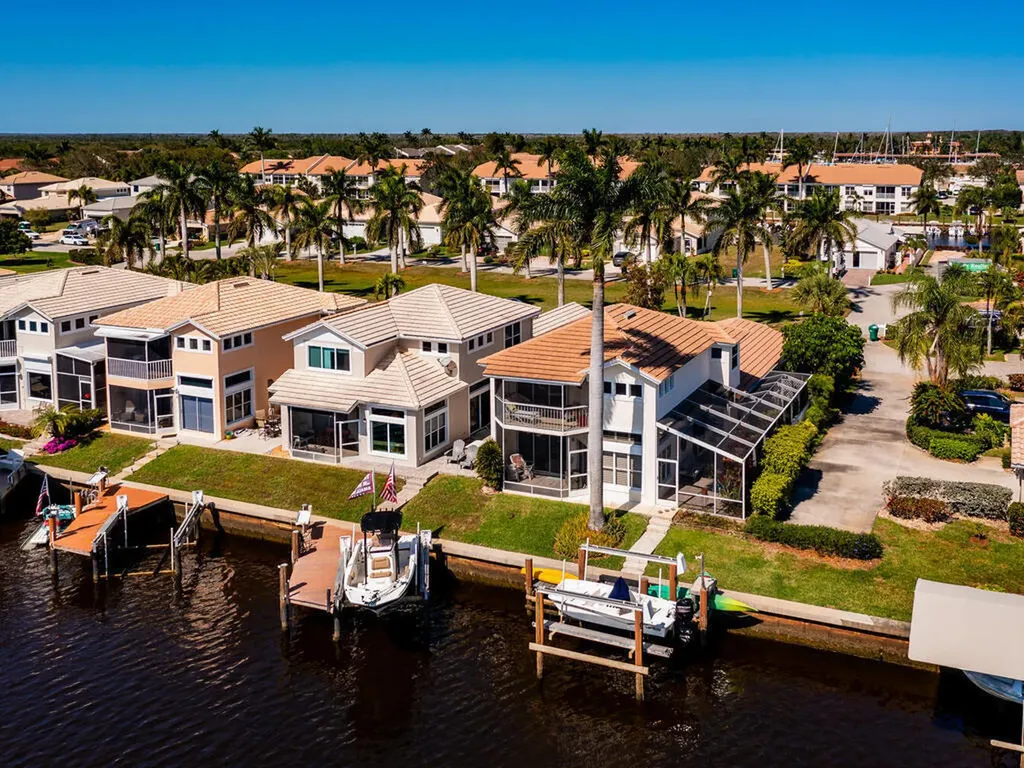 158 Eveningstar Cay Naples FL 34114