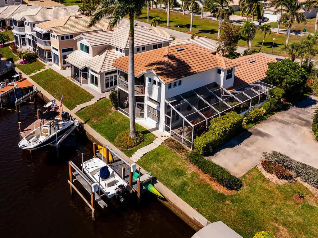 158 Eveningstar Cay Naples FL 34114