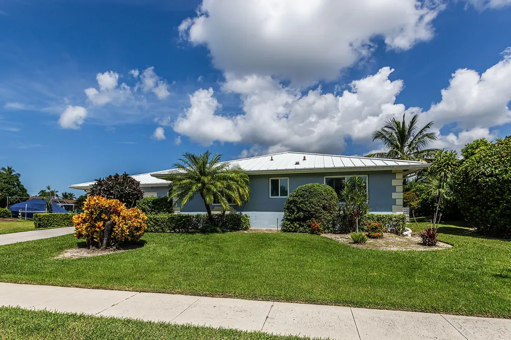 816 Manor Terrace Marco Island FL 34145