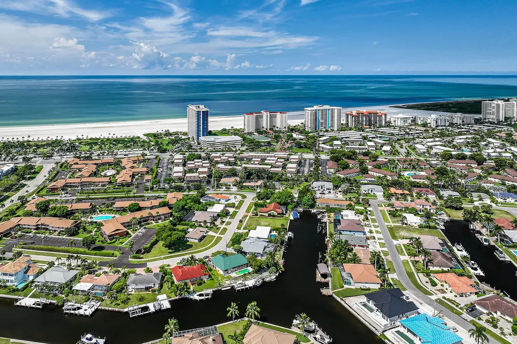 816 Manor Terrace Marco Island FL 34145