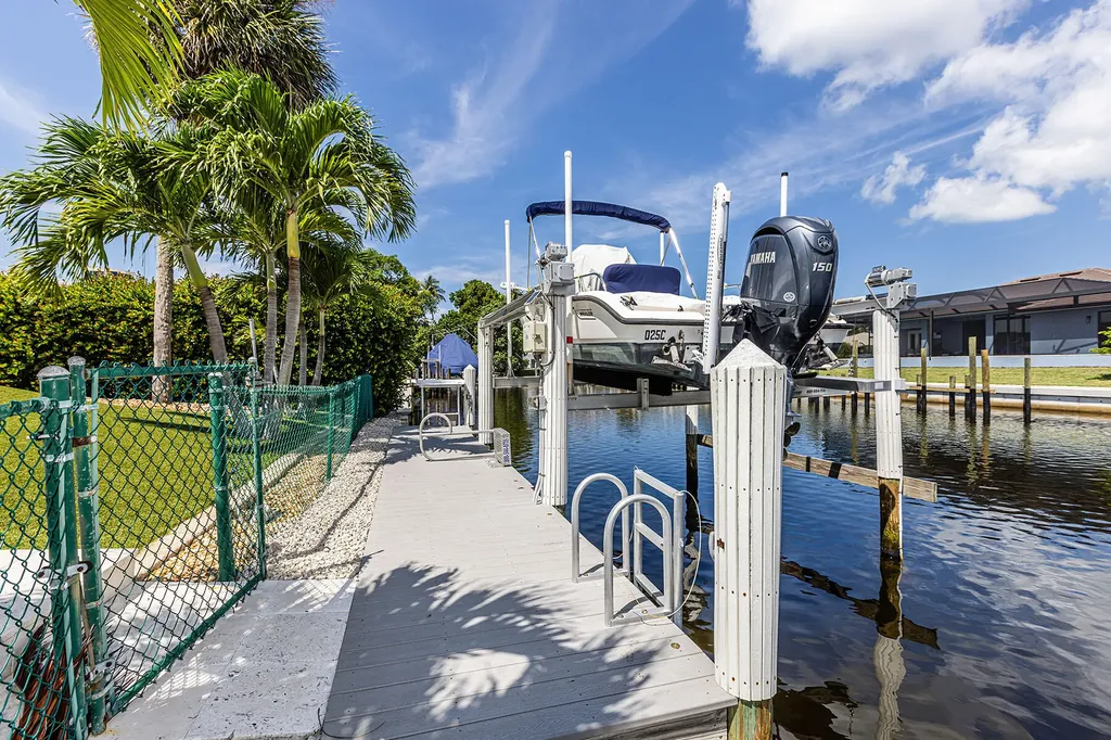 816 Manor Terrace Marco Island FL 34145