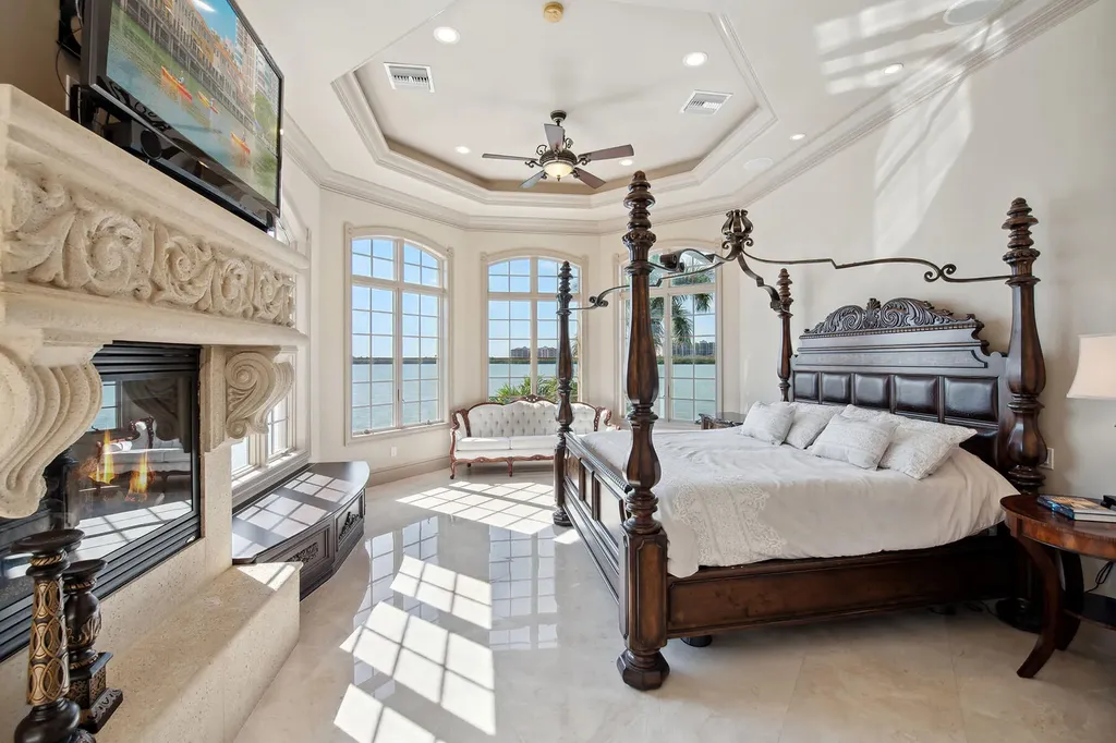 950 Giralda Court Marco Island FL 34145