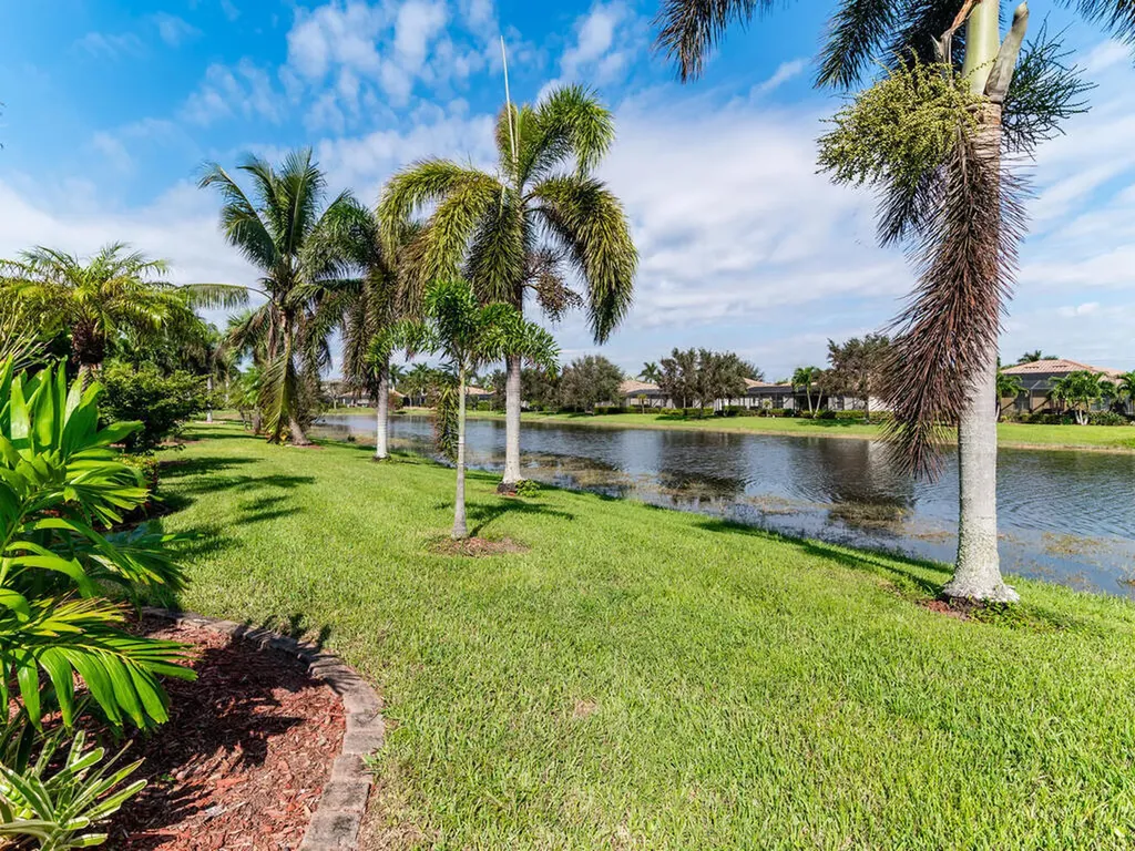 3817 Ruby Way Naples FL 34114