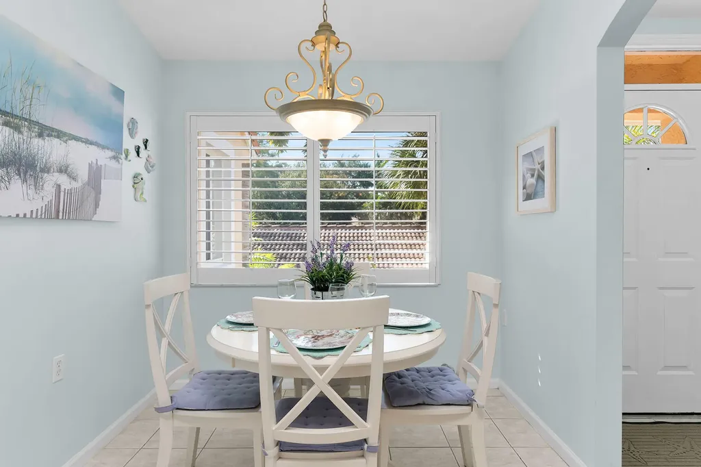 2365 Bayou Lane Naples FL 34112