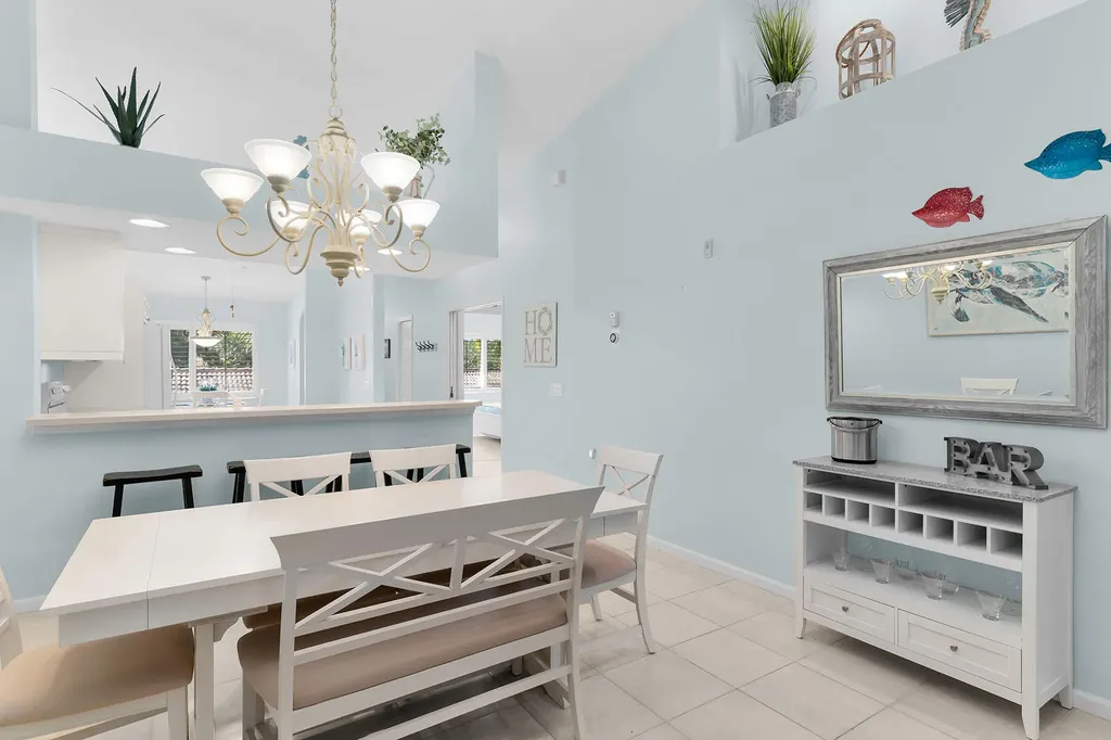 2365 Bayou Lane Naples FL 34112