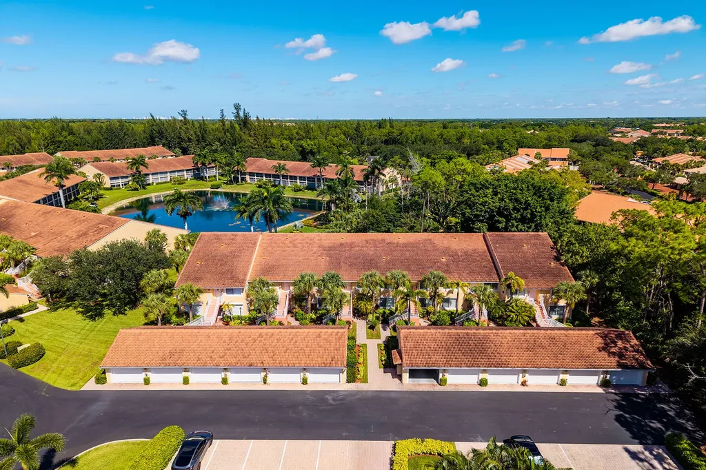 2365 Bayou Lane Naples FL 34112