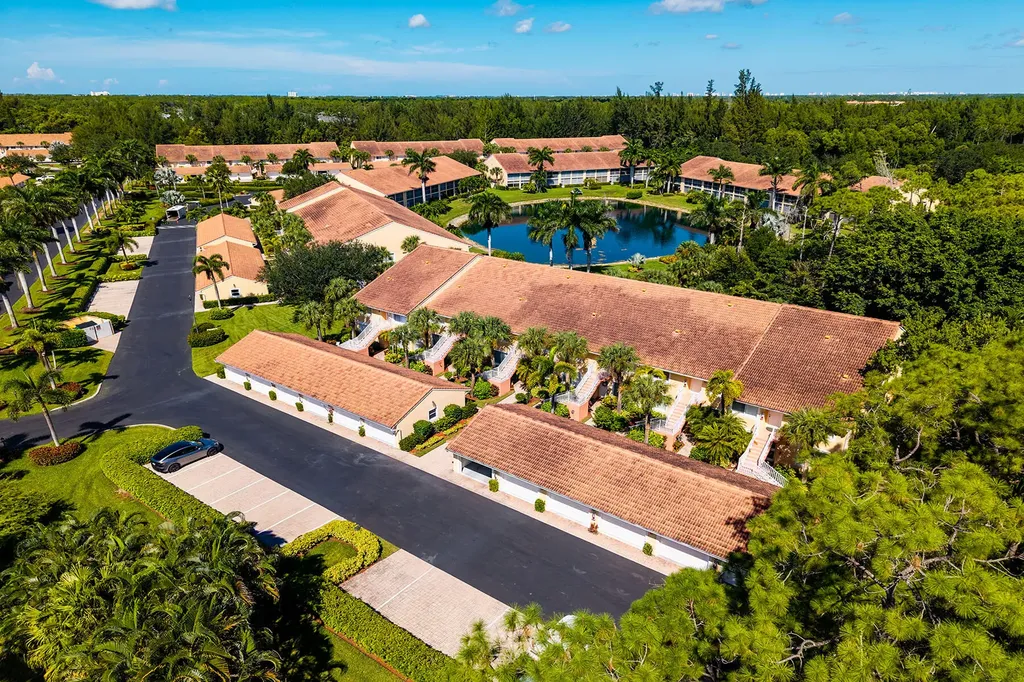 2365 Bayou Lane Naples FL 34112