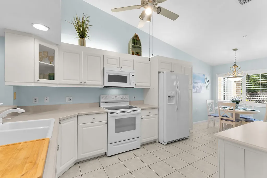 2365 Bayou Lane Naples FL 34112