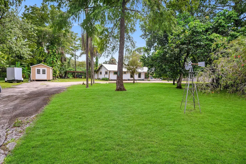 1821 Krape Road Naples FL 34120