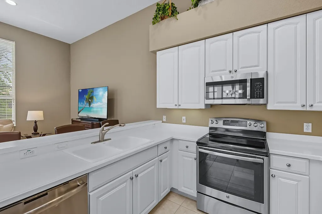 8582 Pepper Tree Way Naples FL 34114