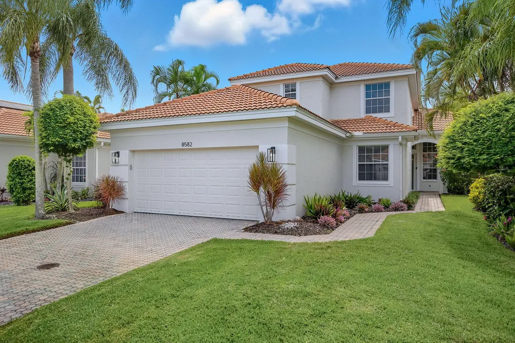 8582 Pepper Tree Way Naples FL 34114