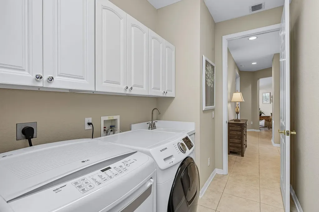 8582 Pepper Tree Way Naples FL 34114