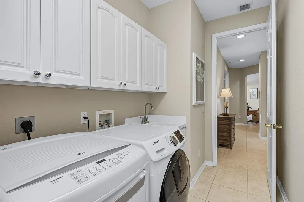 8582 Pepper Tree Way Naples FL 34114