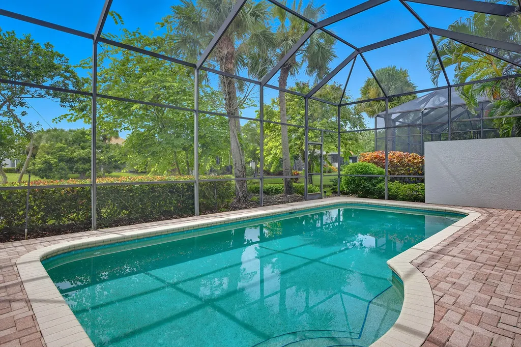 8582 Pepper Tree Way Naples FL 34114