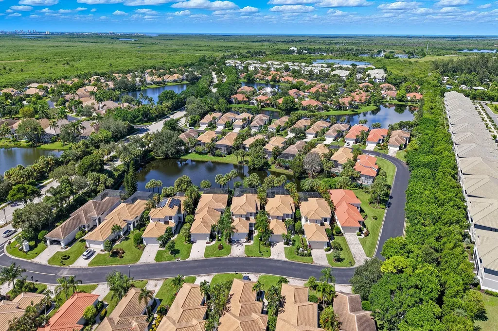 8582 Pepper Tree Way Naples FL 34114