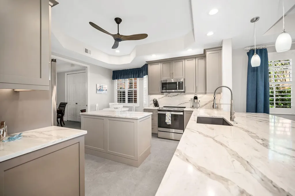 6433 Legacy Naples FL 34113